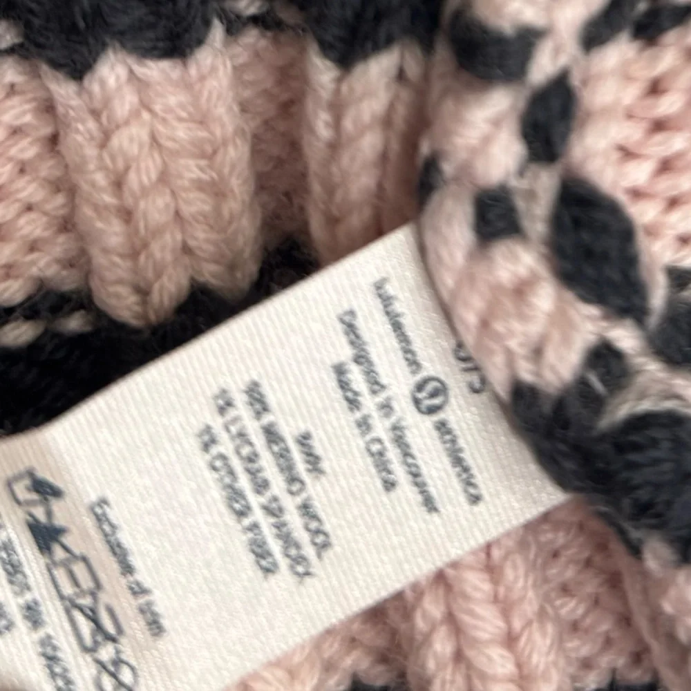 Lululemon Blissed Out Toque‎ hat multi-color ski merino wool soft